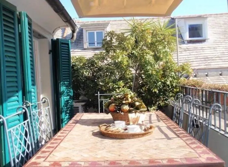 Bed & Breakfast Attico Palazzo Giustiniani Bed and Breakfast Genua Italië